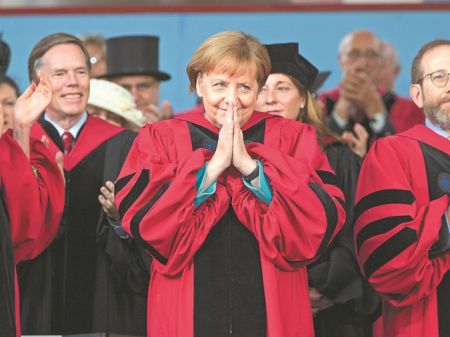 Ο λυγμός της κυρίας Μέρκελ και δύο     ποιήματα