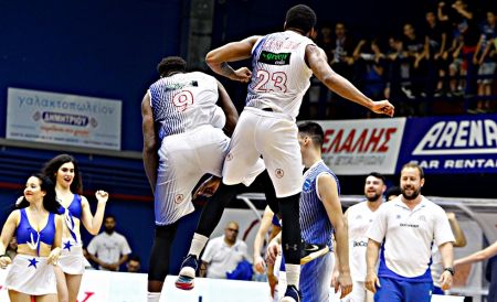 O Χολαργός διέλυσε την ΑΕΚ