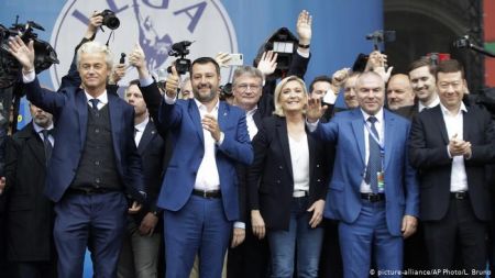 Deutsche Welle: Οι ακροδεξιοί, το σκάνδαλο Ίμπιζα και η κοινή λογική