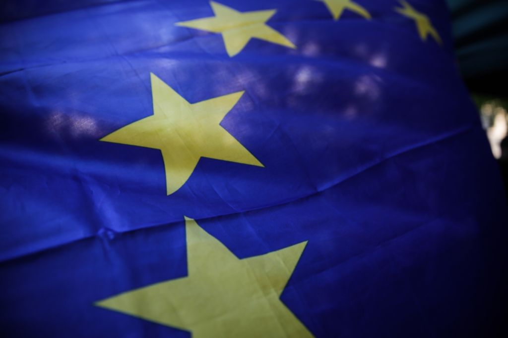 Δημοσκόπηση για την ΕΕ: Σημάδια εξασθένισης εμφανίζει η τάση του αντιευρωπαϊσμού