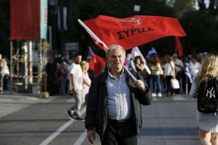 Τσίπρας στο Σύνταγμα: Πού ήταν ο κόσμος; Αδεια πλατεία ελάχιστοι τον άκουσαν