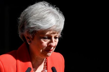 To Brexit χωρίς σχέδιο, η κρίση της βρετανικής πολιτικής ελίτ και τα δάκρυα της Μέι