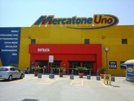 Ιταλία: Ξαφνικό λουκέτο σε αλυσίδα πολυκαταστημάτων