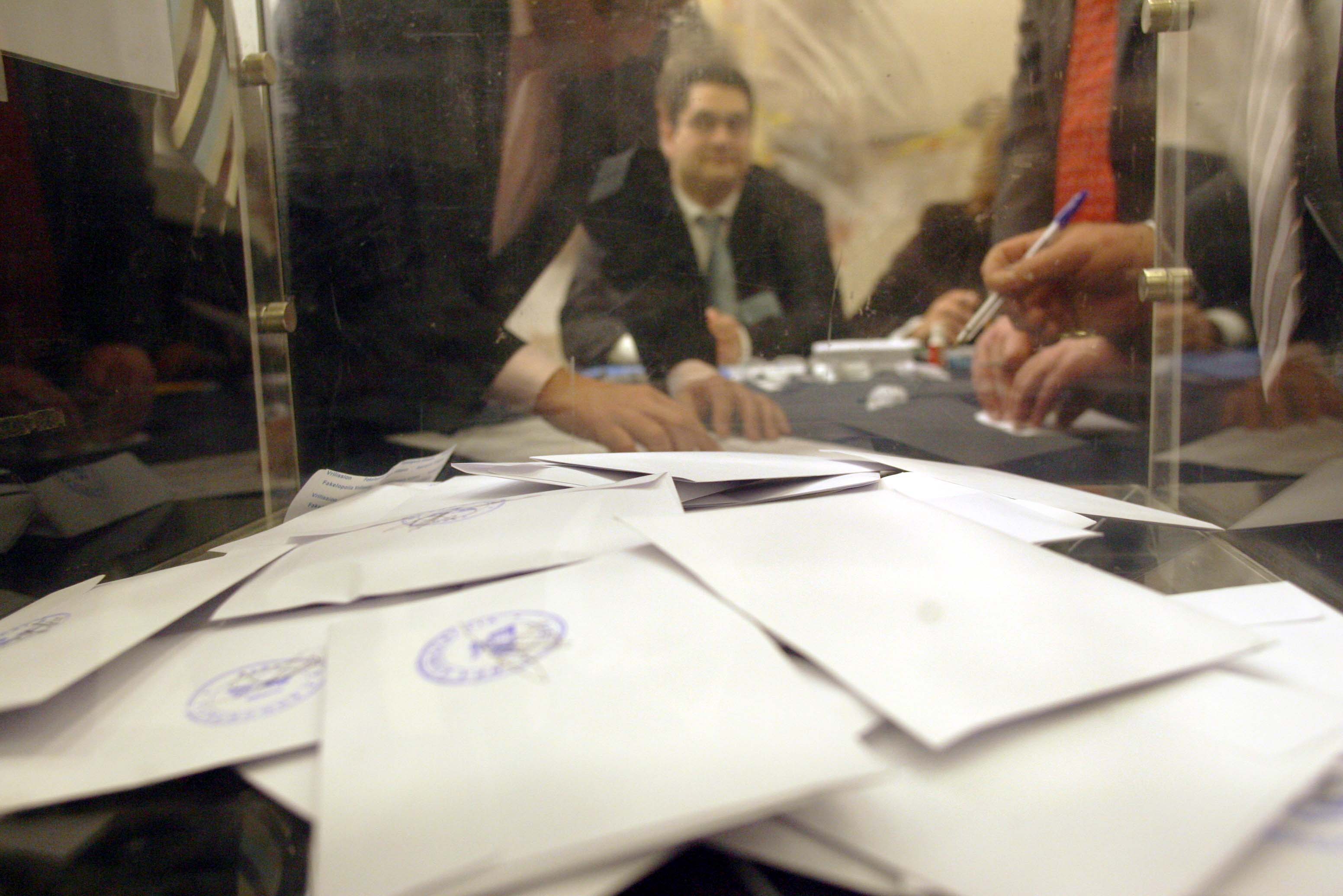 «Έλληνες Ριζοσπάστες» καταγγέλλουν απουσία ψηφοδελτίων