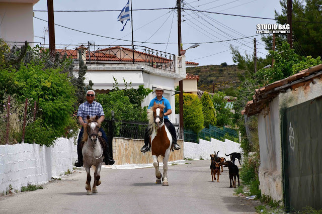 Προσήλθαν στην κάλπη στο Ναύπλιο πάνω σε… άλογα
