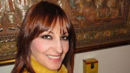 Ξεσπάθωσε η Άντζυ Σαμίου υπέρ του Αλέξη Τσίπρα στο Twitter