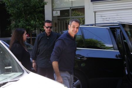 Αισιοδοξία στη ΝΔ: Καμία αμφιβολία για τον νικητή και τον χαμένο στο τέλος της βραδιάς