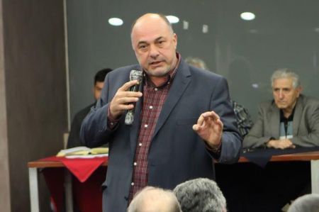 Φραστικό επεισόδιο Μπέου με πολίτες: «Πάρε τις βαλίτσες σου και φύγε»