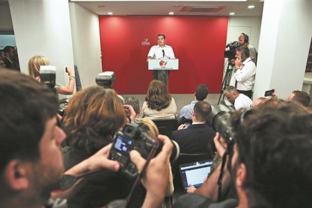 Η συντριβή οδηγεί άμεσα στην έξοδο