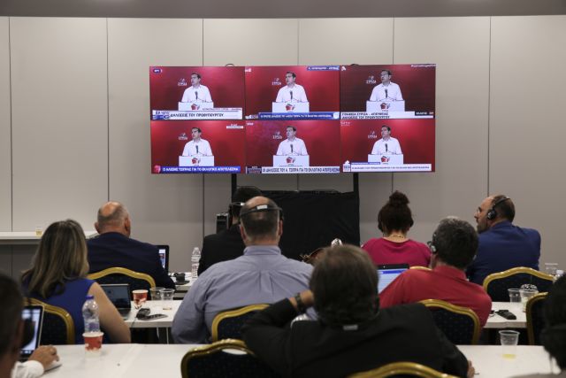 Διεθνής Τύπος: Στην Ελλάδα, ο Τσίπρας ξεβιδώνει και διαλύει