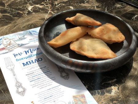 Η Μήλος στο Σύνταγμα