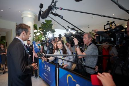 Μητσοτάκης από Βρυξέλλες : Πρωταρχικός στόχος οι επενδυτές και οι θέσεις εργασίας