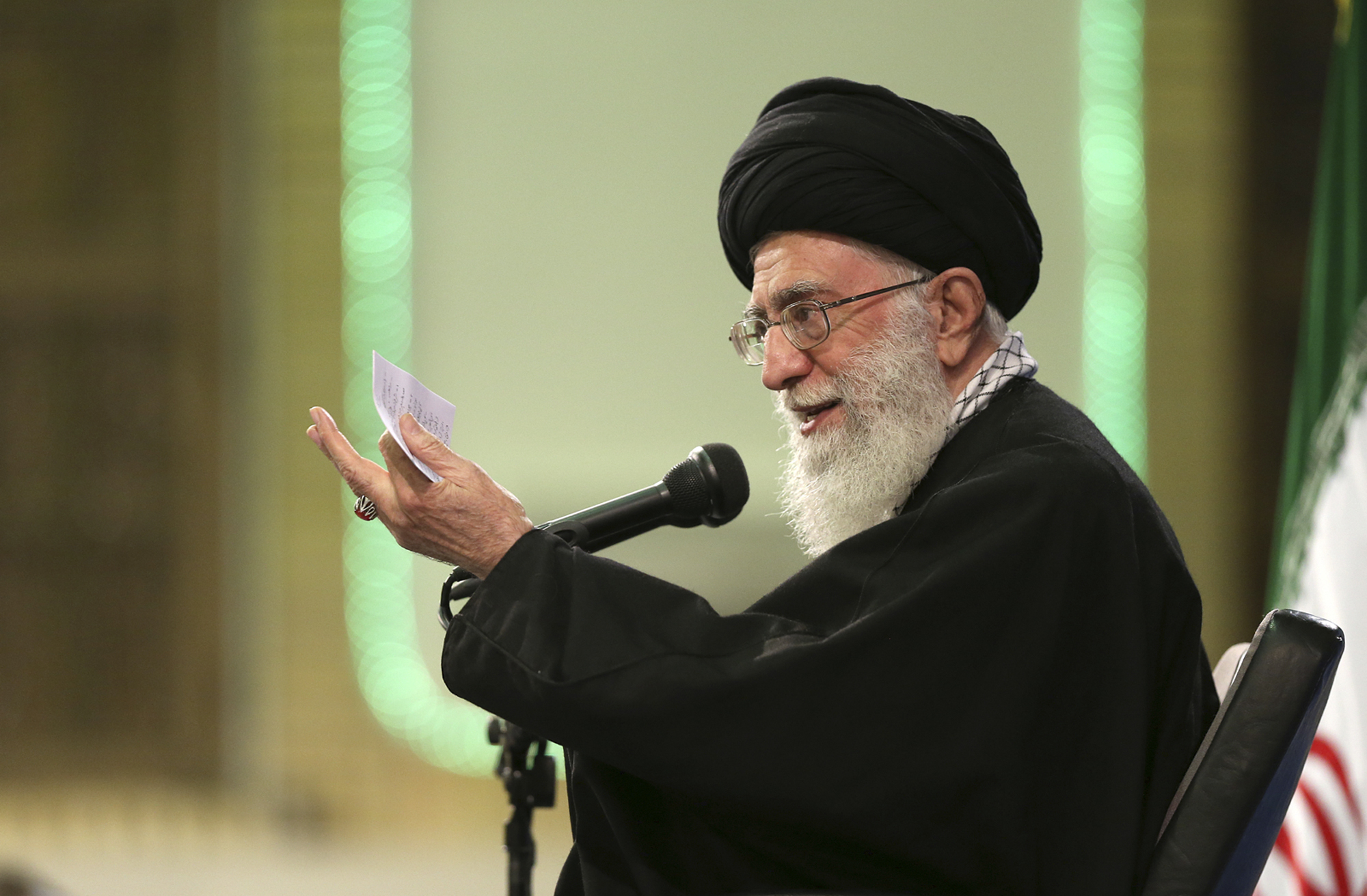 Χαμενεΐ: Το Ιράν δεν θα διαπραγματευθεί με τις ΗΠΑ για τα πυρηνικά