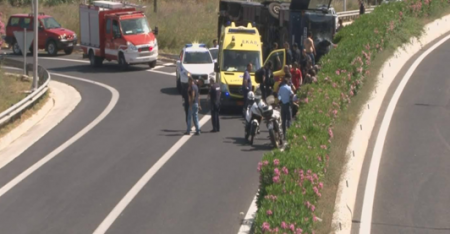 Κόρινθος: Ανατροπή κλούβας που μετέφερε κρατούμενους