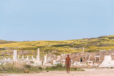 Θλιμμένη βιαιότητα στη Δήλο