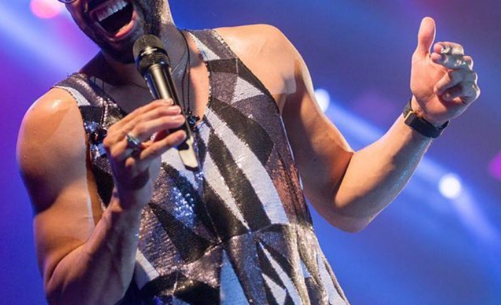 Γνωστός τραγουδιστής σκοτώθηκε σε αεροπορικό δυστύχημα