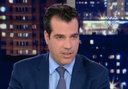 Πλευρής: Δεν έχει ξανασυμβεί η κυβέρνηση να τάζει περισσότερα από την αντιπολίτευση