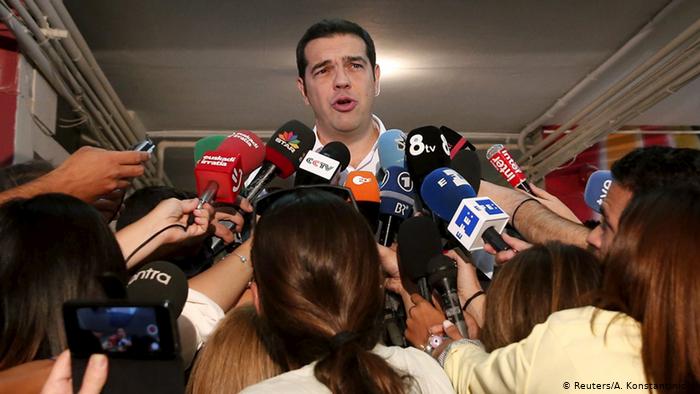 DW: O Τσίπρας θέλει να κερδίσει χρόνο