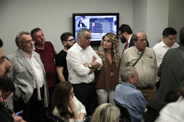 Μαξίμου σε απελπισία: Για την κατακρήμνιση στις εκλογές τούς φταίνε οι πολίτες