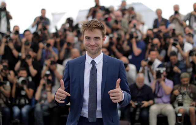 Ο Ρόμπερτ Πάτινσον θα φορά πλέον τη στολή του Batman