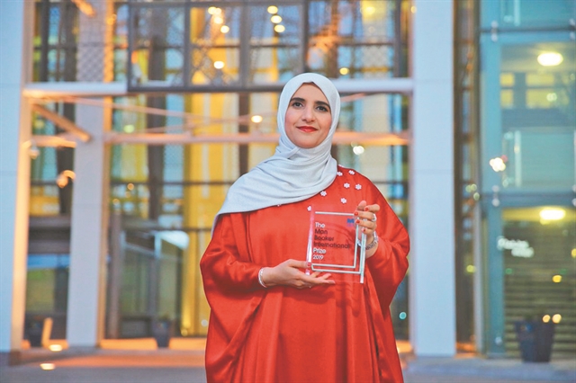 Το Διεθνές Βραβείο Booker φόρεσε μαντίλα! | tovima.gr