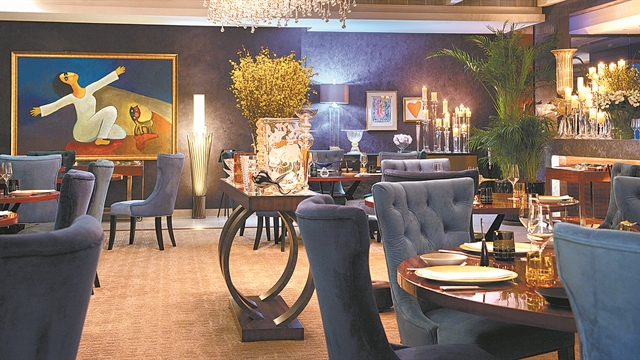 Νεόπλουτοι, γκλίτσες και σεφ