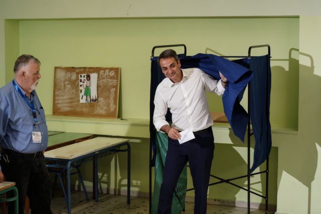 Μητσοτάκης: Να συμμετέχουν οι πολίτες στη γιορτή της Δημοκρατίας