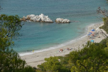 Σκόπελος: Βουτιές σε κρυστάλλινα νερά