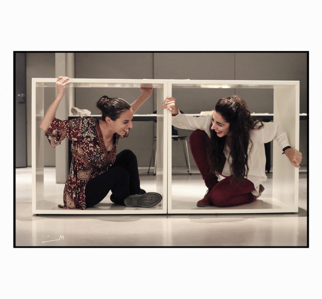 Το ντουέτο Muzikal Ifade παρουσιάζει την δουλειά του, στο  Galata Gazi