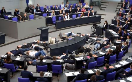 Bundestag: Υπέρ της ένταξης της Βόρειας Μακεδονίας στο ΝΑΤΟ