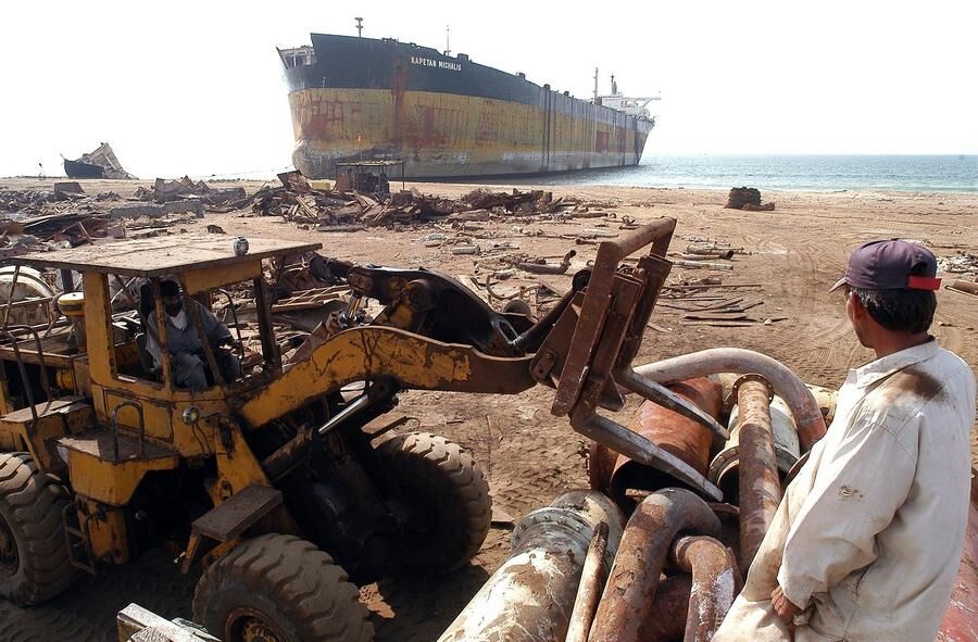 ΕΕ:  Η Ελλάδα παραβιάζει τη νομοθεσία ανακύκλωσης πλοίων