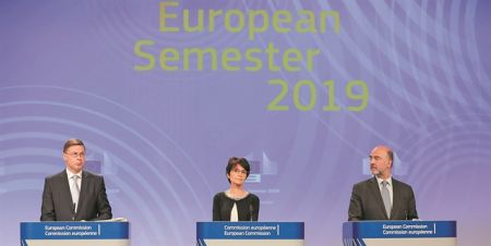 Αφήνουν μαύρες τρύπες και άδεια ταμεία