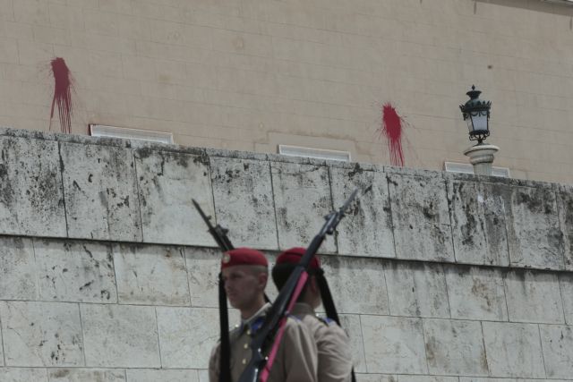 Ελεύθερο με εγγύηση 30.000 ευρώ το ηγετικό στέλεχος του Ρουβίκωνα
