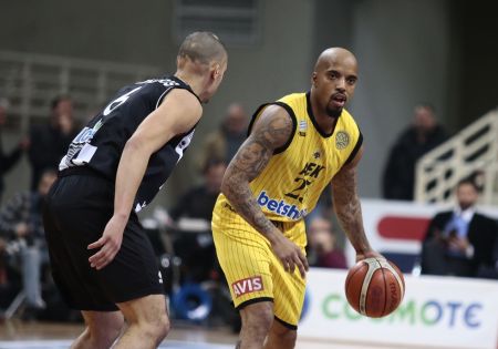 Θύμα ρατσιστικής συμπεριφοράς ο Θίοντορ της ΑΕΚ