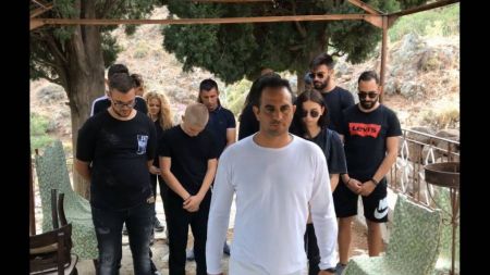 «Έχεις πάει σε κηδεία 20χρονου; Τότε δες το και ξύπνα…» (βίντεο)