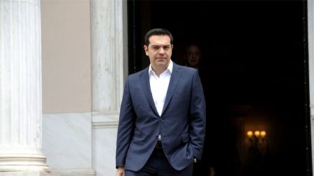 Δηλώσεις Τσίπρα έξω από το Μαξίμου στις 12:30