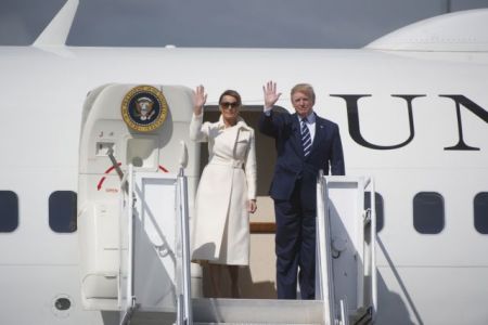 Τραμπ από Ιρλανδία: Ενα τείχος στα σύνορα θα προστατέψει τη χώρα από το Brexit