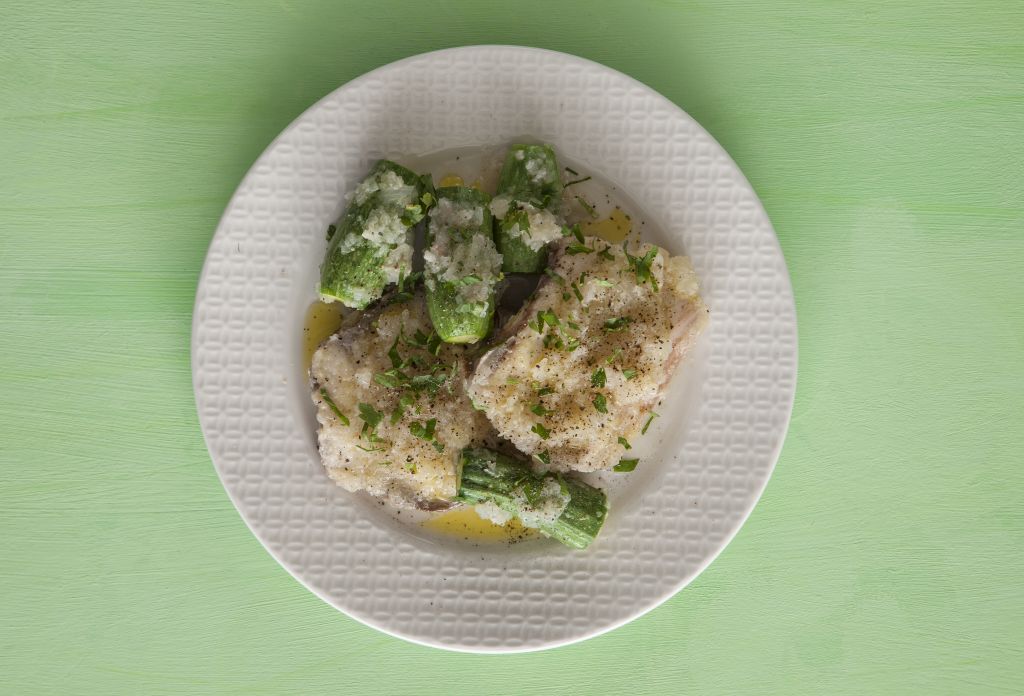 Ψάρι με κολοκυθάκια από τη Χαλκιδική