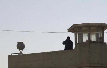 Συναγερμός στην ΕΛ.ΑΣ : Απέδρασε από τις φυλακές Τίρυνθας ο «τοξοβόλος του Συντάγματος»