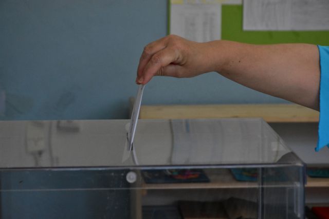 Δημοσκόπηση: Ξεφεύγει η διαφορά μεταξύ ΝΔ και ΣΥΡΙΖΑ