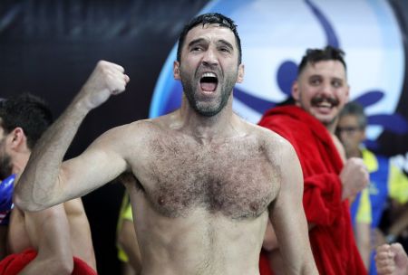 Οι πανηγυρισμοί για τη μεγαλειώδη πρόκριση του Ολυμπιακού