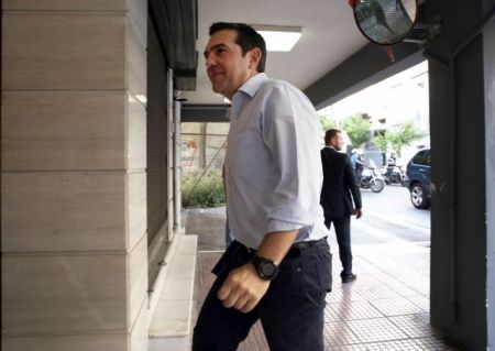 Τσίπρας: Εκτός ψηφοδελτίων όποιος βγει στον ΣΚΑΙ