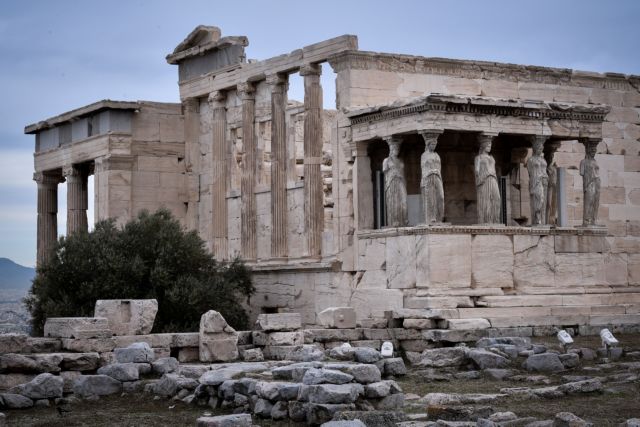 Ακρόπολη: Οι εργαζόμενοι στην Εφορεία κατηγορούν την ηγεσία του ΥΠΠΟ για το αναβατόριο