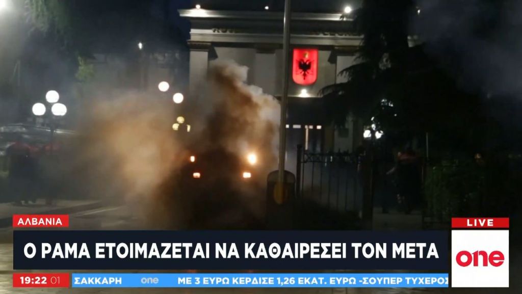 Κλιμακώνεται η κρίση στην Αλβανία: Με καθαίρεση απειλεί τον Μέτα ο Ράμα