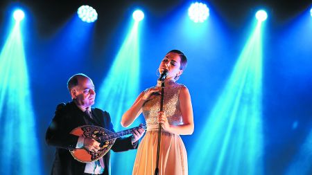 Homage στο ελληνικό λαϊκό τραγούδι