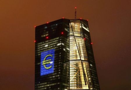 Όλι Ρεν: Δεν υπάρχουν ταμπού στα μέσα που θα χρησιμοποιήσει η ΕΚΤ