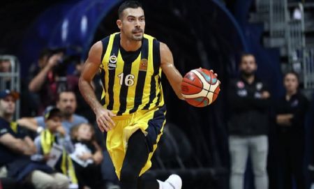 «Έφυγε» ο πατέρας του Κώστα Σλούκα