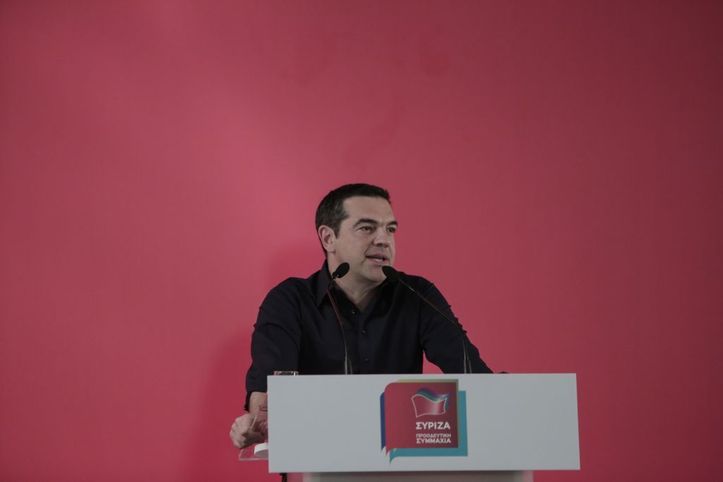 FT: Η μεσαία τάξη στην Ελλάδα κουράστηκε με τον Τσίπρα