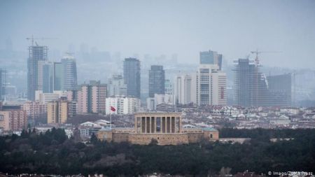 Deutsche Welle: Η Άγκυρα μεταξύ Ρωσίας και ΗΠΑ