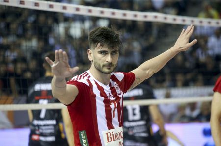 Παραμένει στον Ολυμπιακό ο Πετρέας, προαλείφεται για αρχηγός